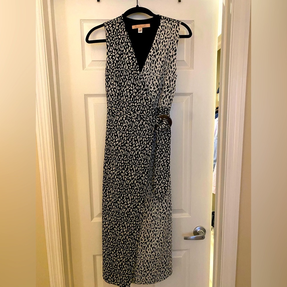 Wraparound dress-Hutch